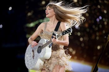 Fanática de Taylor Swift inició labor de parto en pleno concierto de “The Eras Tour”