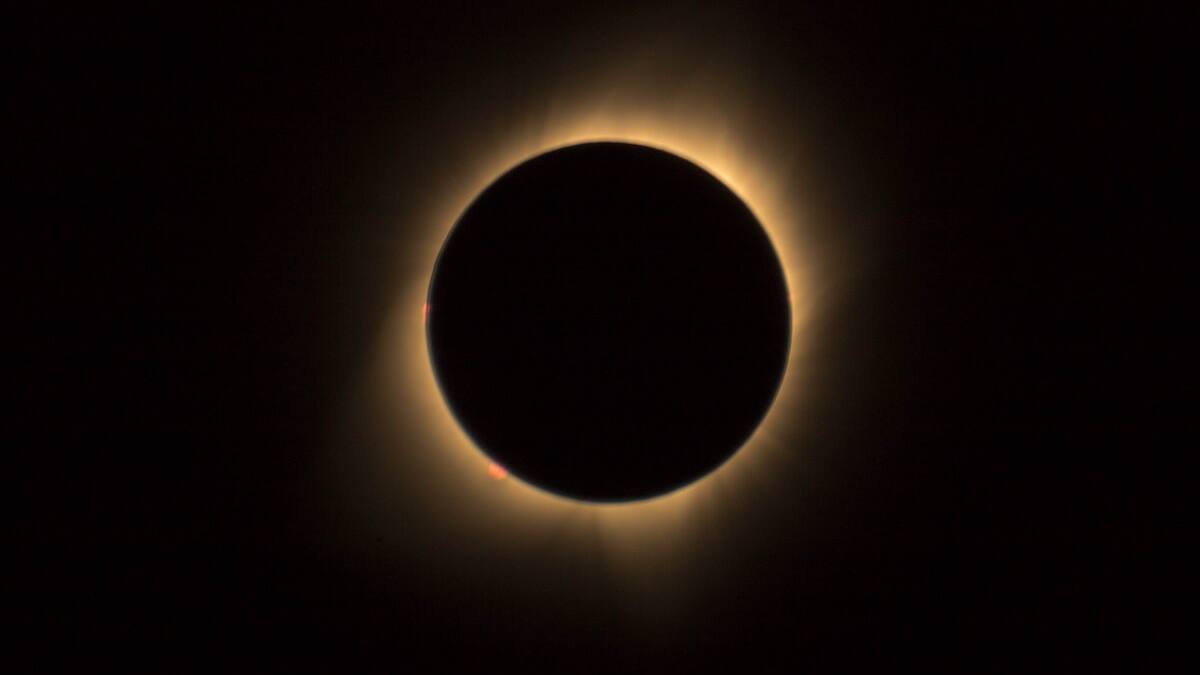 ¿Qué es un eclipse híbrido? Averigua cuáles serán las características del primer eclipse del año