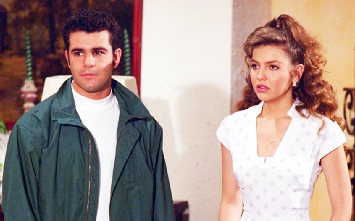 Thalía y Eduardo Capetillo Los actores protagonistas se reencontraron 25 años después del estreno de la telenovela Marimar. - Créditos: Instagram