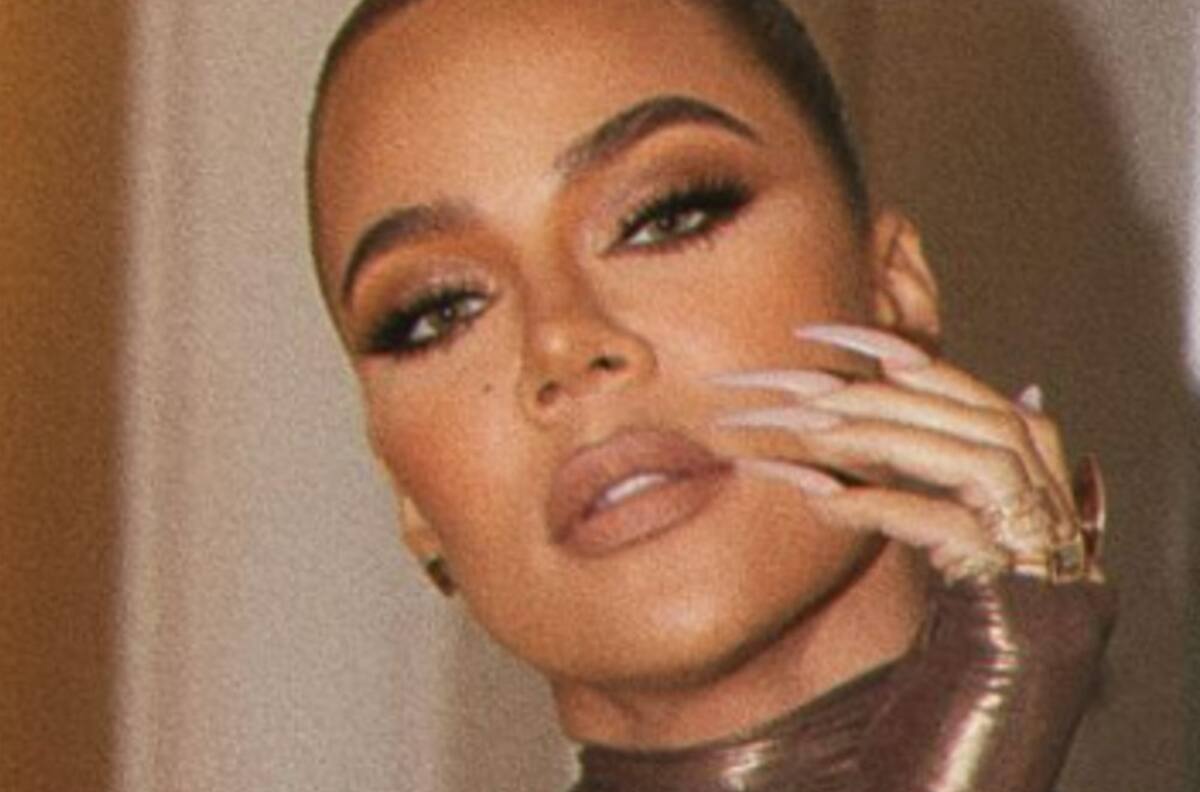 Khloé Kardashian comparte impactante imagen de su rostro tras la extirpación de un tumor
