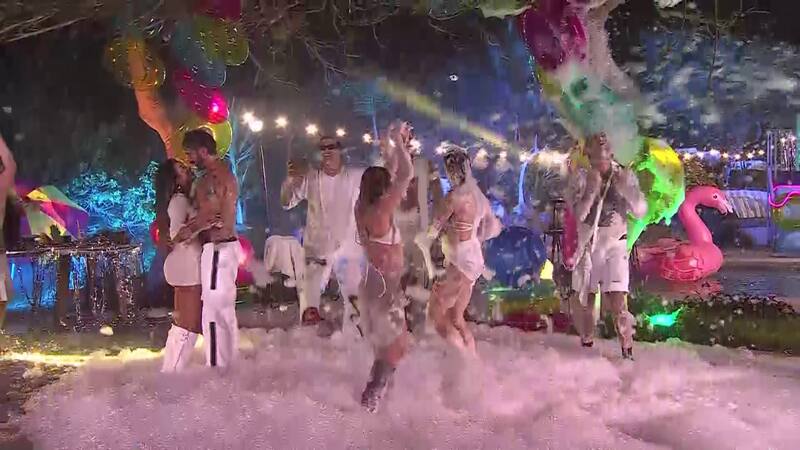 fiesta de espuma desató las pasiones