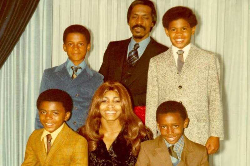 Tina Turner Se especula que sus dos hijos pelearan su herencia para pagar deudas. - Créditos: Twitter