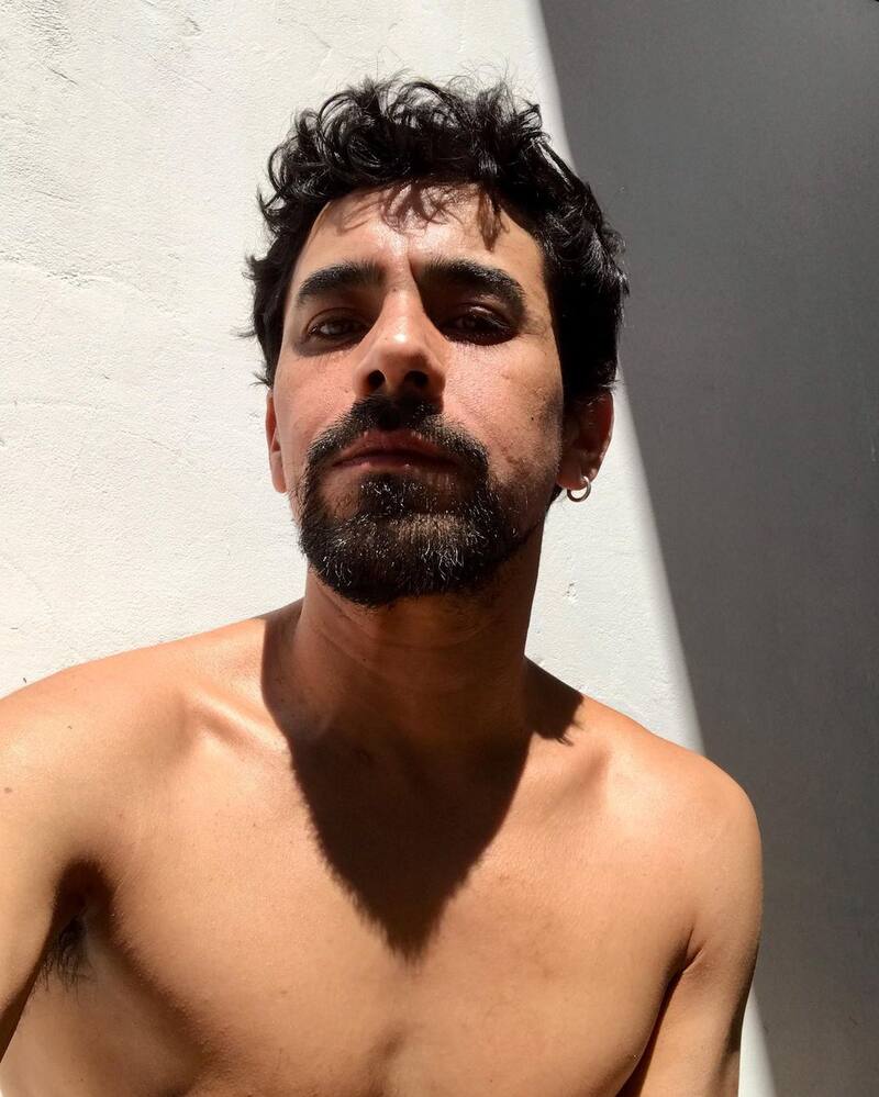 Tomás Verdejo está dedicado a la fotografía y gestión de proyectos ligados a las artes visuales.