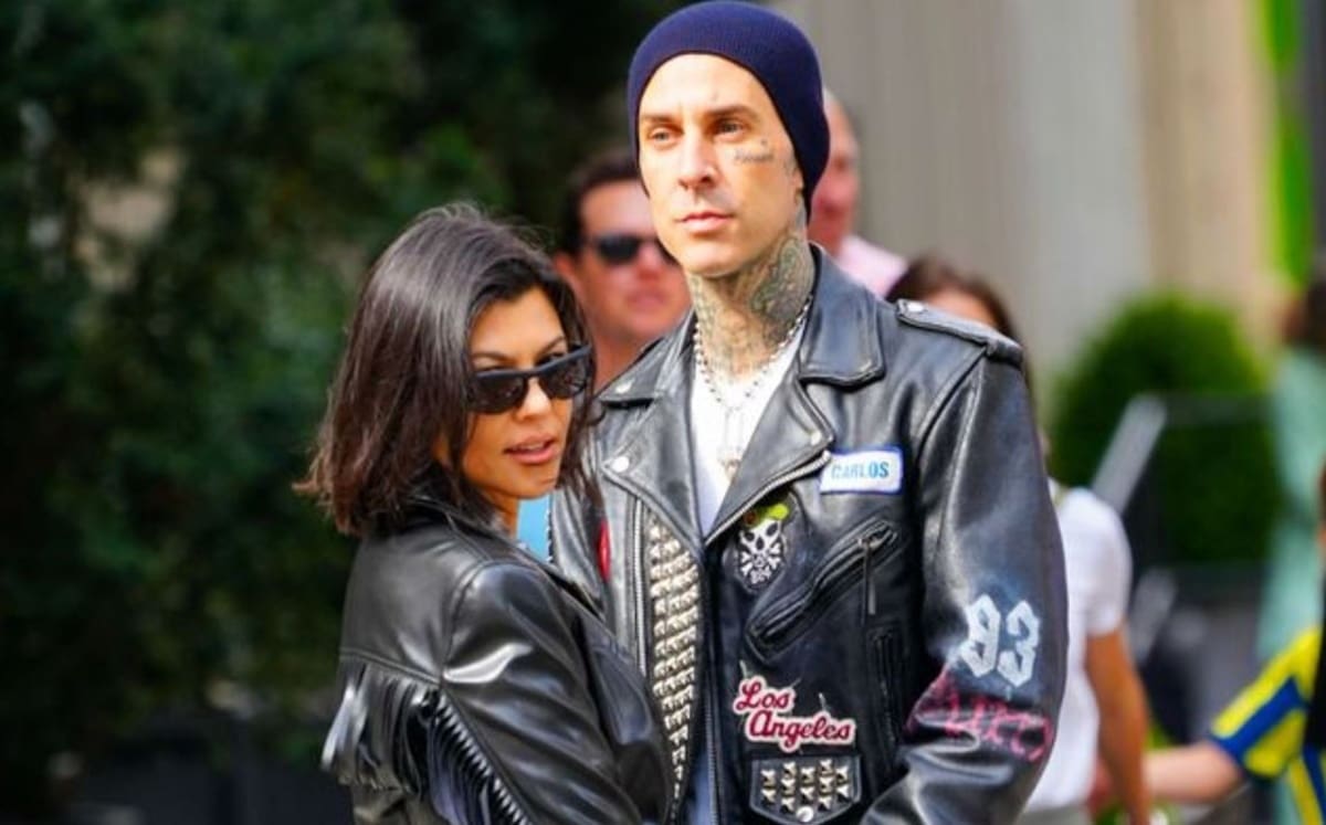 Travis Barker y Kourtney Kardashian La pareja de famosos están más enamorados que nunca y llegarán pronto al altar - Créditos: Cosmopolitan