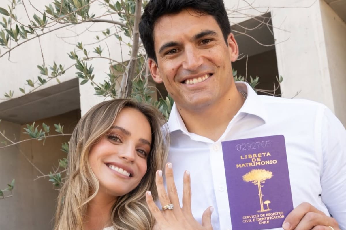 La modelo y el deportista se casaron en una íntima ceremonia.