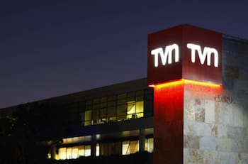 “A veces la vida nos lleva por caminos inesperados”: Emblemático rostro de TVN se despide del canal y prepara su llegada a Mega