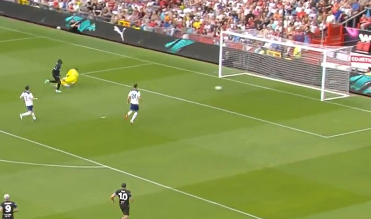 convirtió un golazo en partido benéfico de la UNICEF.