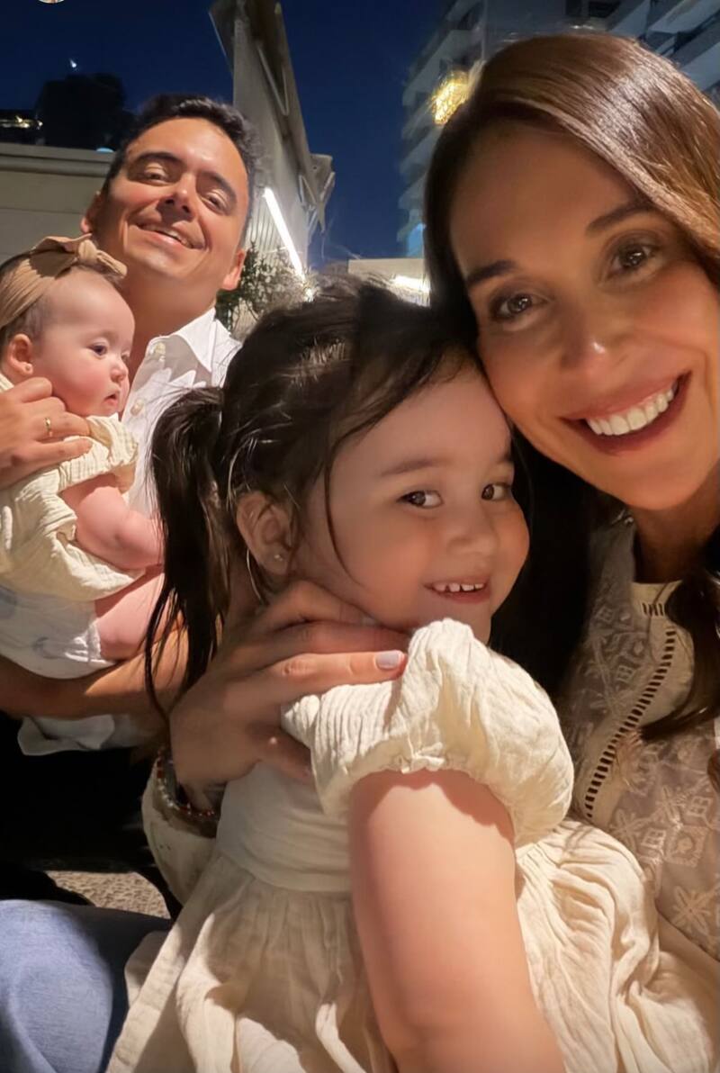 La familia sorprendió con un total White.