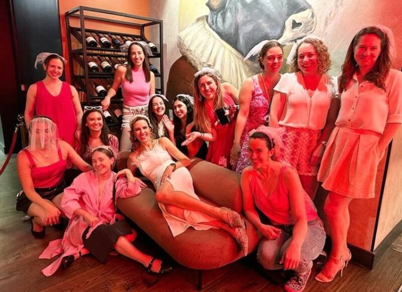 Valeria Ortega junto a sus amigas este sábado. Créditos: Instagram