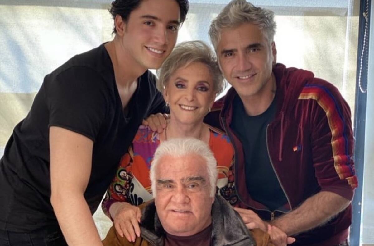 Salud de Vicente Fernández siembra gran preocupación en su familia