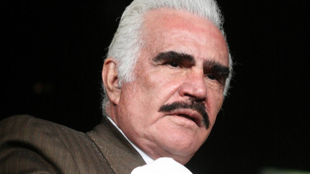 "La muerte acecha a Vicente Fernández": Mhoni Vidente
