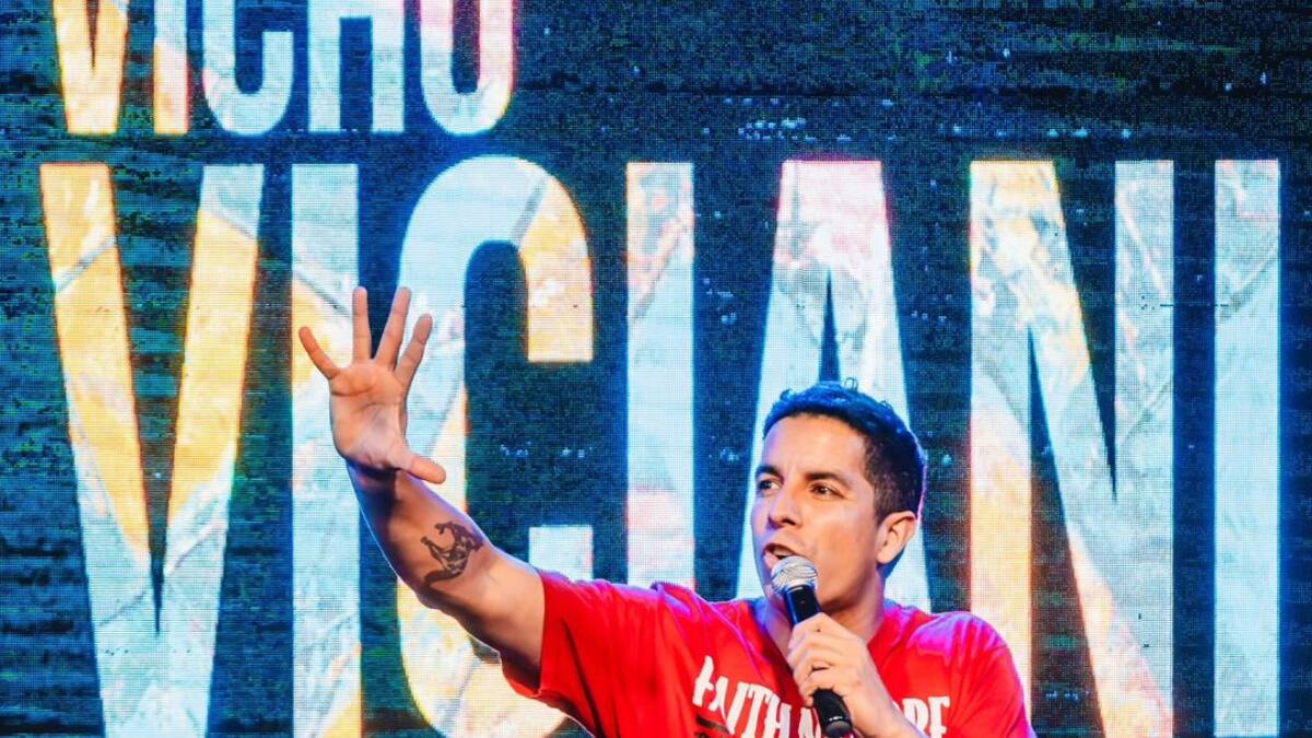 Quién es Vicho Viciani, comediante y creador de “La semana en 1 minuto”