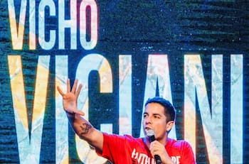 Quién es Vicho Viciani, comediante y creador de “La semana en 1 minuto”