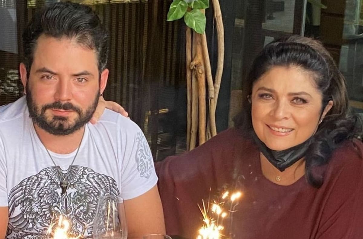 Victoria Ruffo comparte foto de joven en la que es igualita a su hijo José Eduardo Derbez