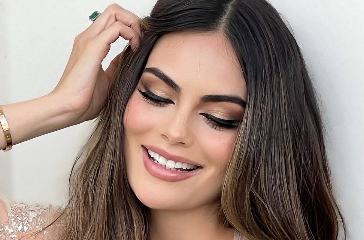 Ximena Navarrete comparte su primera foto famliar con su nuevo bebé