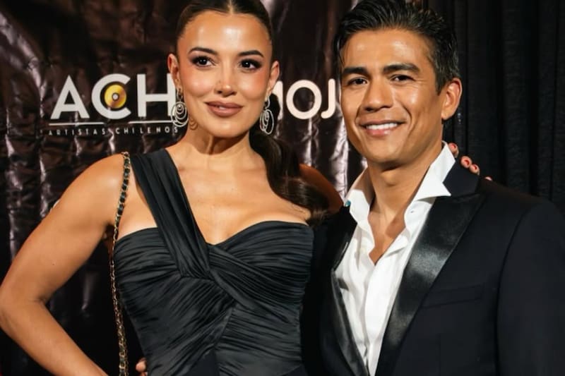 La pareja está comprometida.