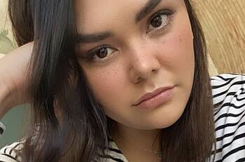 Yuridia comparte imágenes de su avanzado embarazo con un estilo rockero