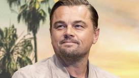 Tras recibir críticas, Leonardo DiCaprio afirma que no está saliendo con modelo de 19 años